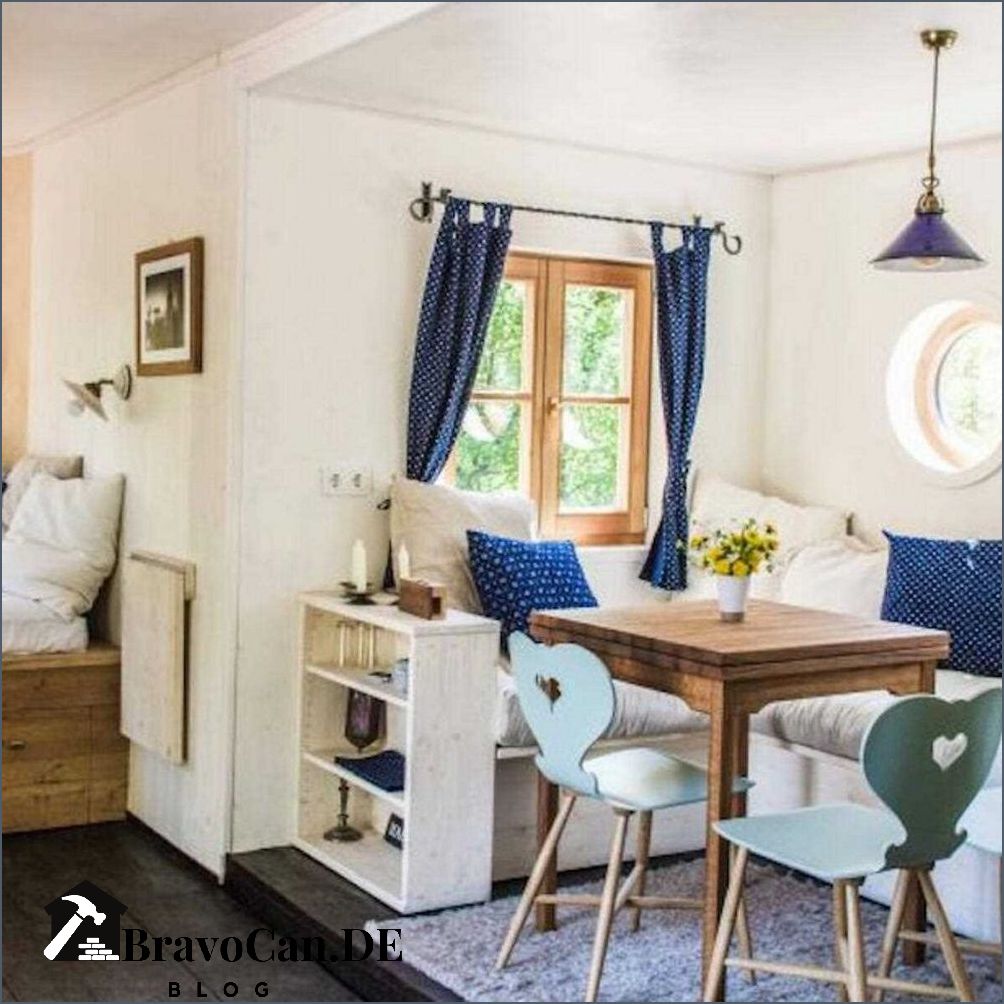 Kleines Tiny House Platzsparendes Wohnen im Miniaturformat Kleines Tiny House Platzsparendes Wohnen im Miniaturformat