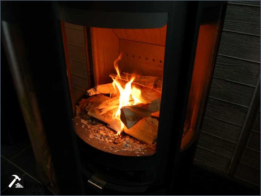 So stapeln Sie Holz im Kamin richtig für ein effizientes Feuer So stapeln Sie Holz im Kamin richtig für ein effizientes Feuer